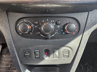 Dacia Sandero 1.2 16V Hatchback  Benzine 1.149cc 55kW (75pk) FWD picture 12