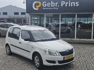 uszkodzony samochody osobowe Skoda Roomster 1.2i 12V MPV  Benzine 1.198cc 51kW (69pk) FWD 2012/12