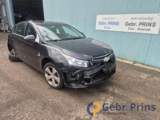 Vrakbiler auto Chevrolet Cruze Cruze (305), Hatchback, 2010 / 2015 1.8 16V VVT 2013/2
