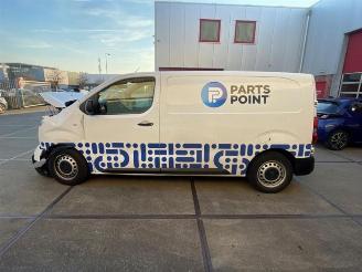 Coche siniestrado Toyota ProAce ProAce, Van, 2016 1.5 D-4D 100 16V 2021/5