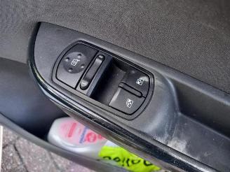 Opel Corsa-E Corsa E, Hatchback, 2014 1.4 16V picture 18