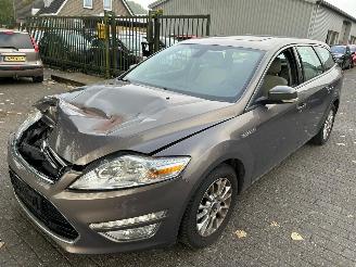 Damaged car Ford Mondeo 2.0 TDCI  Automaat Stationcar 2012/1