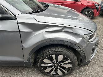 Volkswagen T-Roc 1.0 TSI    Move picture 4