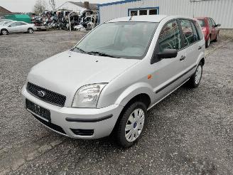 Coche siniestrado Ford Fusion Polar-Silber Onderdelen Bumper Deur 2004/3