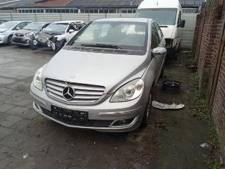 Vrakbiler auto Mercedes B-klasse B (W245), Hatchback, 2005 / 2011 2.0 B-200 16V 2006