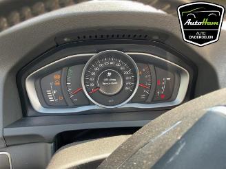 Volvo V-60 V60 I (FW/GW), Combi, 2010 / 2018 2.0 D4 16V picture 13