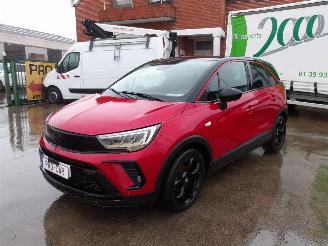 damaged passenger cars Opel Crossland GS 2023/5