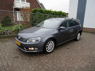 Voiture accidenté Volkswagen Passat 1.4 TSI DSG High-Line 2014/8