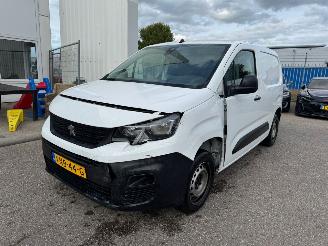 skadebil auto Peugeot Partner 1.5 BlueHDI Premium 2021/10