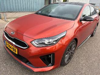 damaged passenger cars Kia Proceed 1.4 T-GDI GT-PlusLine AUTOMAAT 2019/8