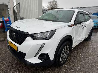 krockskadad bil auto Peugeot 2008 1.2 PureTech Blue Lease Active 2020/4