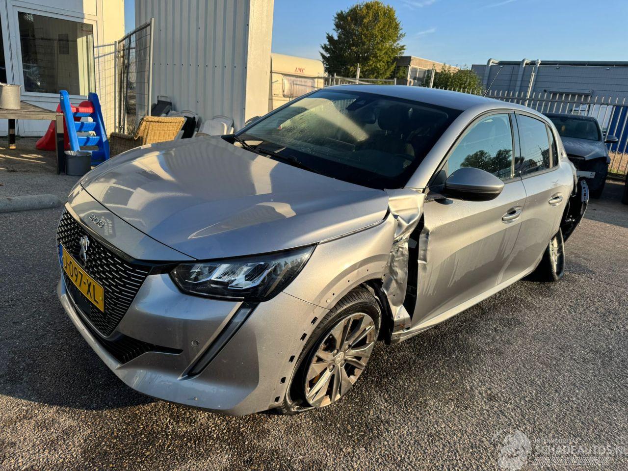 Peugeot e-208 EV Allure AUTOMAAT 50 kWh BJ 2020 90.569 KM