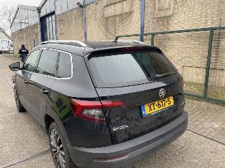 Voiture accidenté Skoda Karoq 1.0 TSI AMBITION BUSINESS 2019/4