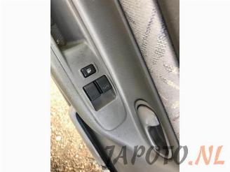 Mazda Demio Demio (DW), MPV, 1996 / 2003 1.5 16V picture 10