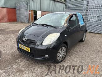 Coche siniestrado Toyota Yaris Yaris II (P9), Hatchback, 2005 / 2014 1.3 16V VVT-i 2007/9