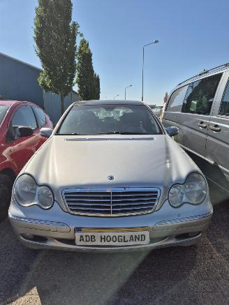 Salvage car Mercedes C-klasse C (W203) Sedan 2.0 C-180 16V (M111.951) [95kW] 6-BAK 2001/1