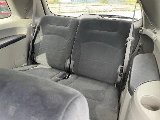 Mitsubishi Grandis (NA) MPV 2.4 16V MIVEC (4G69) picture 11