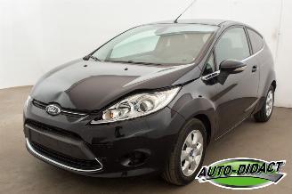 Coche accidentado Ford Fiesta 1.6 TDCi Clima ECOnetic Trend 2011/12