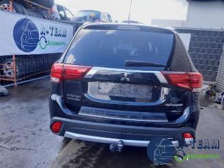 Vrakbiler auto Mitsubishi Outlander Outlander (GF/GG), SUV, 2012 / 2022 2.0 16V 4x2 2015/10