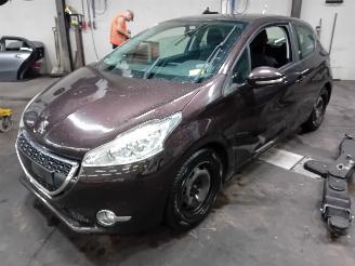 disassembly passenger cars Peugeot 208 208 I (CA/CC/CK/CL) Hatchback 1.4 16V (EP3C(8FN)) [70kW]  (03-2012/12-=
2019) 2014