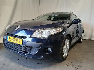 skadebil auto Renault Mégane Megane III Grandtour (KZ) Combi 5-drs 2.0 16V CVT (M4R-F713) [103kW]  =
(05-2009/02-2016) 2010/10