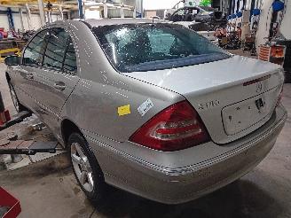 Mercedes C-klasse C (W203) Sedan 1.8 C-180K 16V (M271.946) [105kW]  (05-2002/02-2007) picture 4