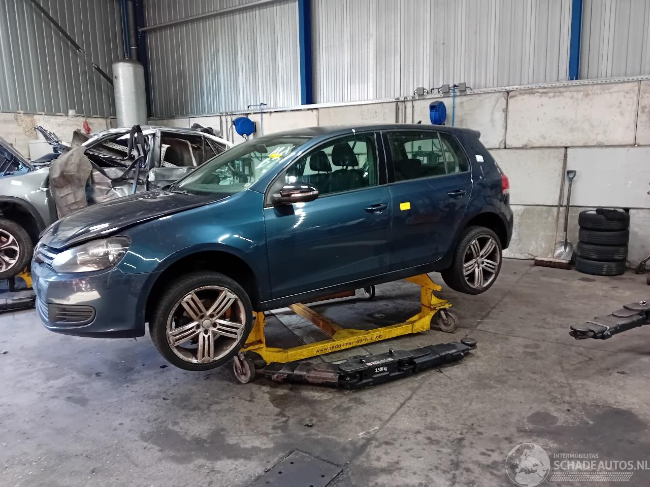 Volkswagen Golf Golf VI (5K1) Hatchback 1.6 TDI 16V (CAYC(Euro 5)) [77kW]  (02-2009/11=
-2012)