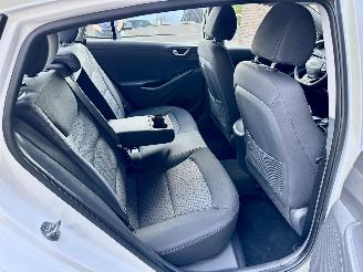 Hyundai Ioniq Comfort EV 120pk aut + f1 flippers - nap - 2x laadkabels - navi - camera - front + line assist - keyless entry + start picture 55