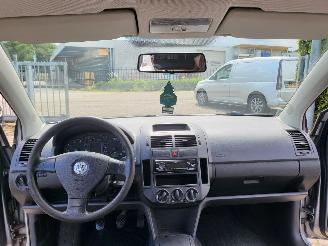 Volkswagen Polo Polo 1.2 Trendline 5 drs NIEUWE APK door inruil verkregen picture 14