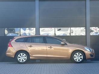 Volvo V-60 1.6 D2 Navi Clima PDC picture 3