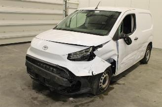 skadebil auto Toyota ProAce CITY 2024/8