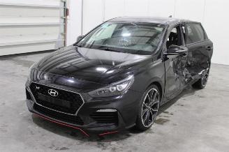 damaged passenger cars Hyundai I-30 i30 2017/11