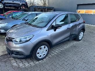 Vaurioauto  passenger cars Renault Captur RENAULT CAPTUR I (J5_, H5_) 0.9 TCe 90 2013/10