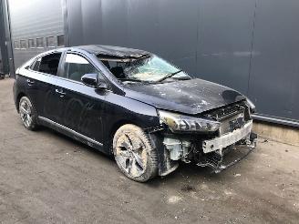 Uttjänta bilar auto Hyundai Ioniq Liftback 2021 1.6 GDI 16V Plug-in Hybrid Liftback  Elektrisch Benzine 1.580cc 77kW 2021/8