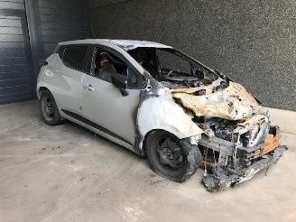 Vrakbiler auto Nissan Micra (K14) Hatchback 2021 1.0 IG-T 92 Hatchback  Benzine 999cc 68kW (92pk) RWD 2021/8