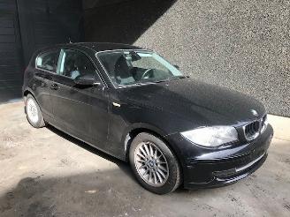 demontáž osobní automobily BMW 1-serie (E81) Hatchback 3-drs 2006 / 2012 116i 1.6 16V Hatchback 4Dr Benzine 1.596cc 90kW (122pk) RWD 2009/6