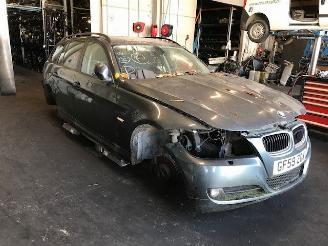 Vrakbiler auto BMW 3-serie Touring (E91) Combi 2004 / 2012 318i 16V Combi/o  Benzine 1.995cc 105kW (143pk) RWD 2010/1