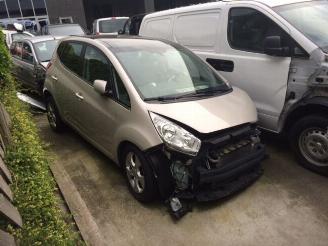 Salvage car Kia Venga 1.6cc diesel 2012/1