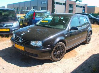 Damaged car Volkswagen Golf  2001/1